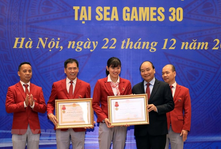 Thủ tướng gặp VĐV, huấn luyện viên đạt thành tích cao tại SEA Games 30 ảnh 6