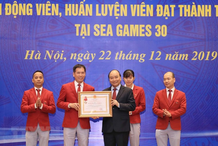 Thủ tướng gặp VĐV, huấn luyện viên đạt thành tích cao tại SEA Games 30 ảnh 7