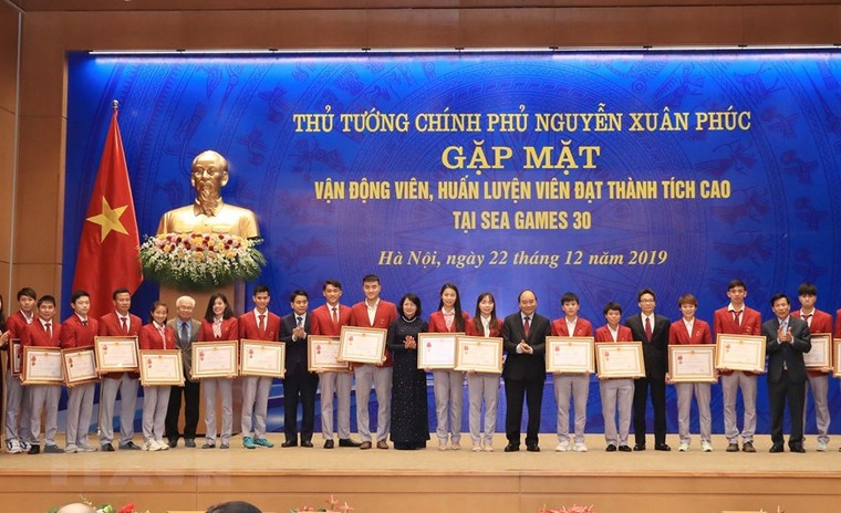 Thủ tướng gặp VĐV, huấn luyện viên đạt thành tích cao tại SEA Games 30 ảnh 9
