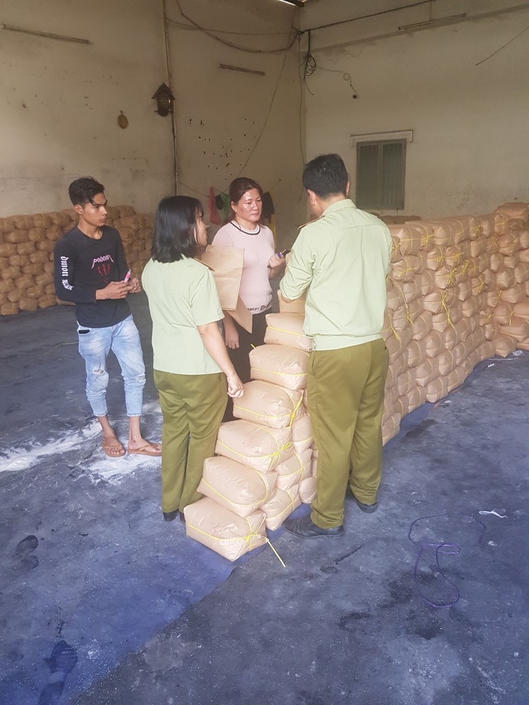 An Giang: Phát hiện Công ty kinh doanh gần 11 tấn đường nghi nhập lậu ảnh 1