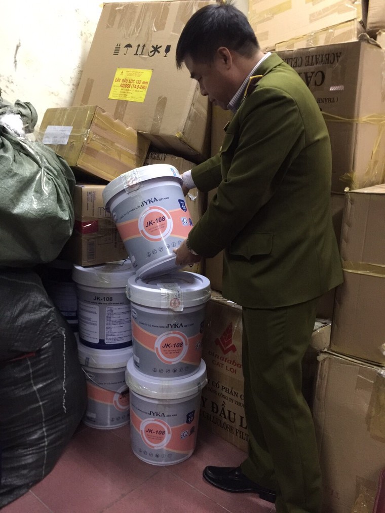 QLTT Hà Nội: Xử phạt Công ty cổ phần Petros Việt Nam gia công 'Sơn JYKA' đã được bảo hộ tại Việt Nam ảnh 1