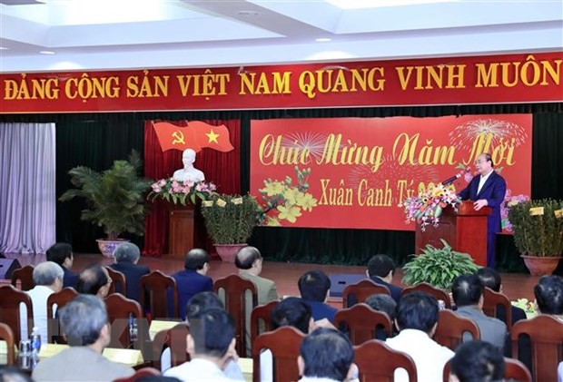 Thủ tướng Nguyễn Xuân Phúc gặp mặt cán bộ hưu trí miền Trung ảnh 1