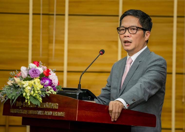 Lực lượng QLTT trong 2020: Xây dựng lực lượng chính quy – chuyên nghiệp – hiện đại ảnh 3