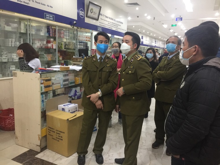 Làm rõ hiện tượng 'không bán khẩu trang, nước rửa tay, xin miễn hỏi' tại chợ thuốc Hapulico ảnh 2