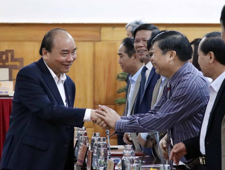 Thủ tướng: Không vì lý do dịch bệnh mà chúng ta thoái chí, bàn lui ảnh 1