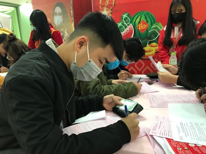 Người dân xếp hàng ‘giải cứu’ tình trạng khan hiếm máu ảnh 4