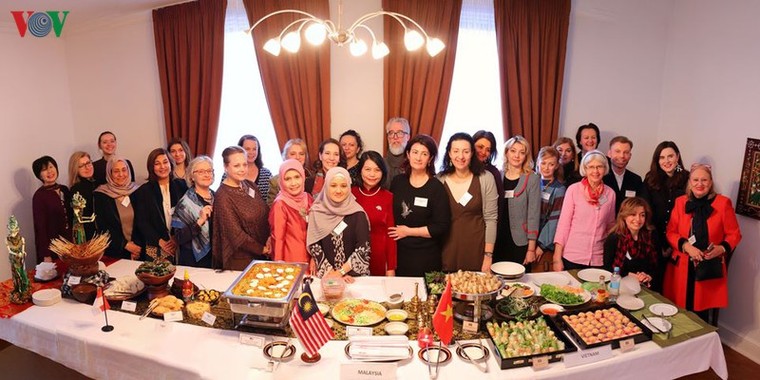 Đại sứ quán các nước ASEAN phối hợp quảng bá văn hóa tại Ukraine ảnh 2