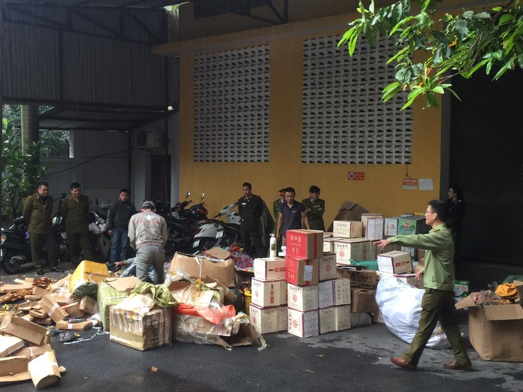 Bắc Giang tiêu hủy gần 11.000 sản phẩm các loại trị giá trên 584.000.000 đồng ảnh 1