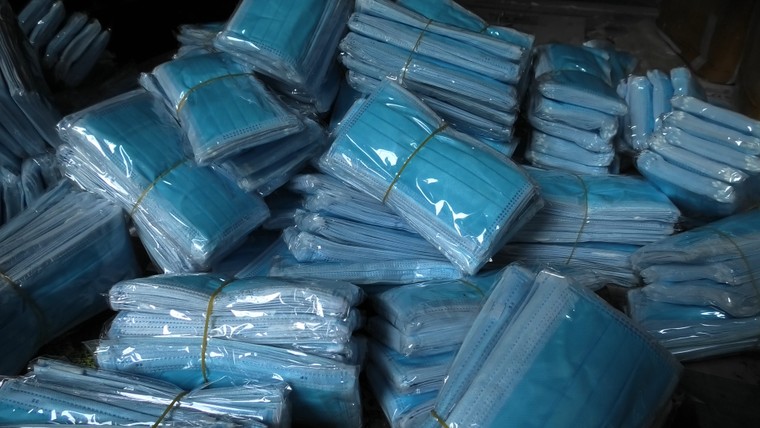 Hà Nội: Chuyển giao khẩu trang tịch thu do vi phạm hành chính ảnh 1