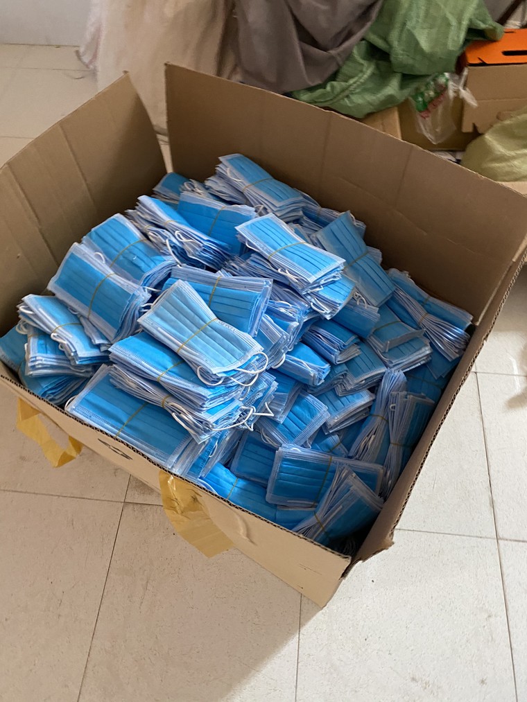 Phát hiện 2 cơ sở tái chế khẩu trang y tế đã qua sử dụng để đưa ra thị trường tiêu thụ ảnh 2