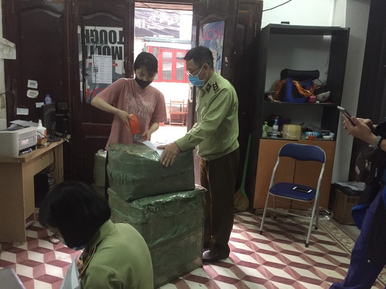 Phát hiện lượng lớn thuốc tân dược có dấu hiệu giả tại Hà Nội ảnh 1