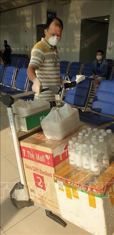 Hỗ trợ công dân Việt Nam bị mắc kẹt tại sân bay quốc tế Survanabhumi của Thái Lan ảnh 1