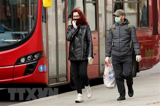 Chính phủ Anh gặp khó khi nguồn cung thiết bị bảo hộ thiếu hụt ảnh 1