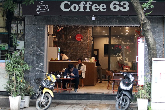 Ngày đầu tiên Hà Nội nới lỏng cách ly xã hội: Hàng quán mở lại, phố xá đông đúc người xe ảnh 8