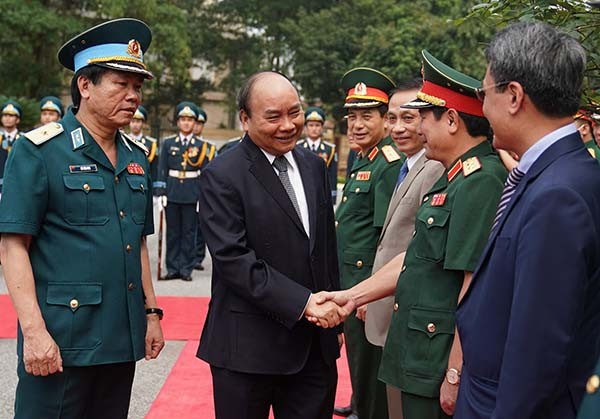 Thủ tướng thăm Bộ Tư lệnh Quân chủng Phòng không-Không quân ảnh 2