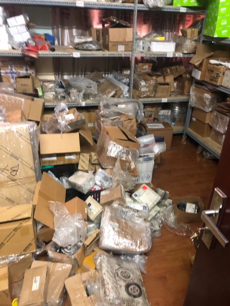 Hà Nội: Phát hiện cơ sở kinh doanh phụ tùng ô tô nghi giả mạo các nhãn hiệu lớn ảnh 4