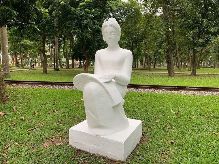 Trả nguyên trạng cho những bức tượng bị sơn màu sặc sỡ tại Công viên Thống Nhất ảnh 3