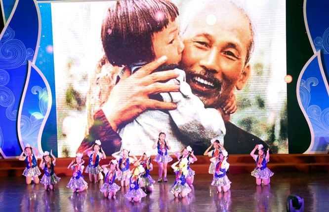 Hà Nội tuyên dương 509 học sinh giỏi tiêu biểu ảnh 1