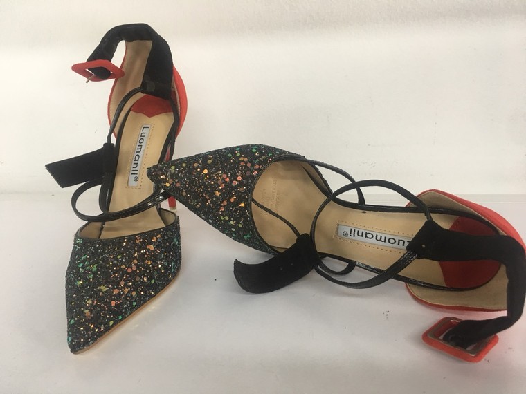 Hải Dương đồng loạt ra quân tạm giữ gần lượng lớn hàng hoá không rõ nguồn gốc, nhập lậu, giả nhãn hiệu ảnh 2