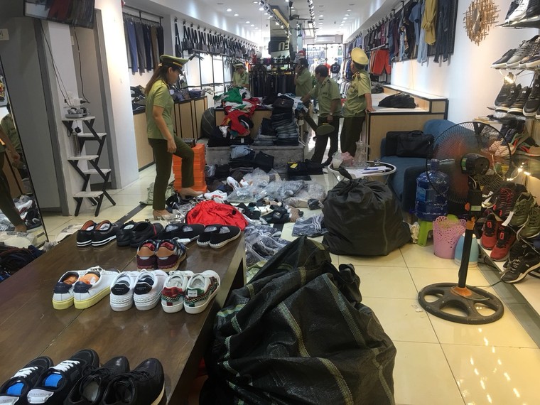 Bắc Giang tạm giữ gần 2.900 đơn vị hàng hóa không rõ nguồn gốc ảnh 5