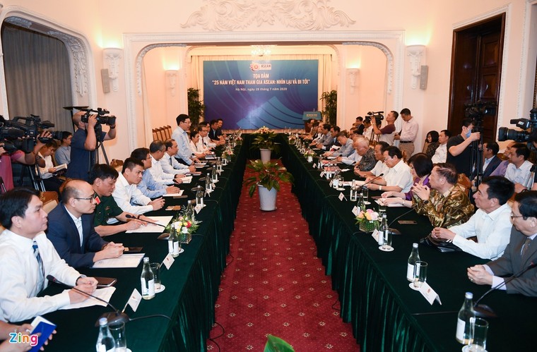 Ra mắt sách kỷ niệm 25 năm Việt Nam tham gia ASEAN ảnh 6