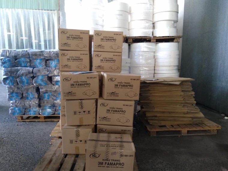 Nóng: Thu giữ hơn 150.000 khẩu trang 3M giả tại TP HCM ảnh 3