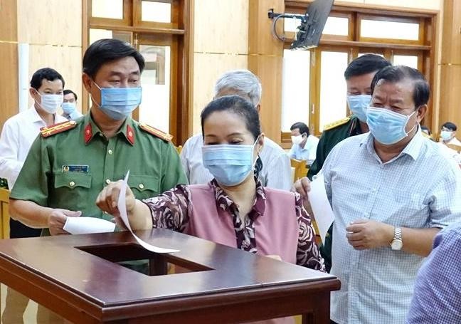 Bà Bùi Thị Quỳnh Vân được bầu giữ chức Bí thư Tỉnh ủy Quảng Ngãi ảnh 1