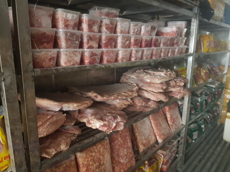 Kinh hoàng: Bình Dương phát hiện hơn 19 tấn sản phẩm động vật đông lạnh bị ôi thiu, không rõ nguồn gốc ảnh 4