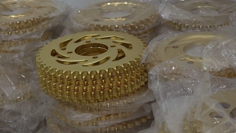 Triệt phá đường dây làm giả phụ tùng xe máy ảnh 2