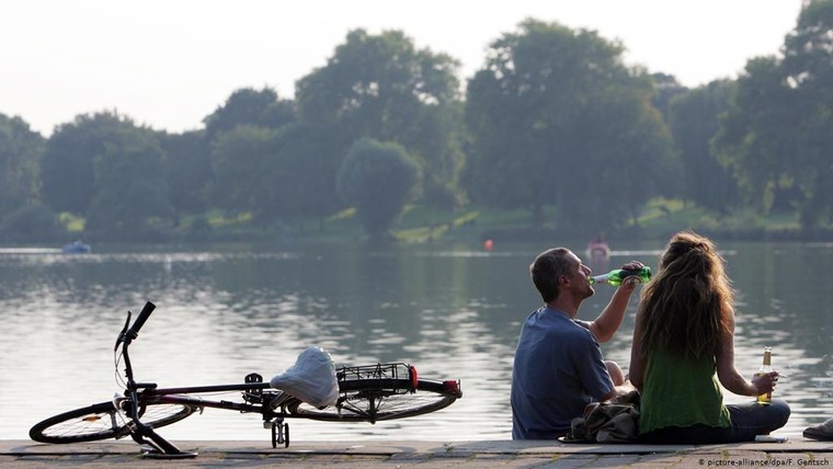 Các nước trên thế giới trừ điểm giấy phép lái xe khác Việt Nam ra sao? ảnh 2