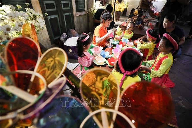 Giới thiệu Tết Trung thu truyền thống tại Hoàng thành Thăng Long ảnh 1