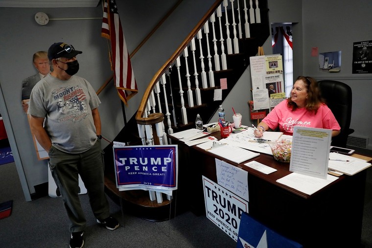 Người ủng hộ vẫn quyết bỏ phiếu cho Tổng thống Trump ảnh 4