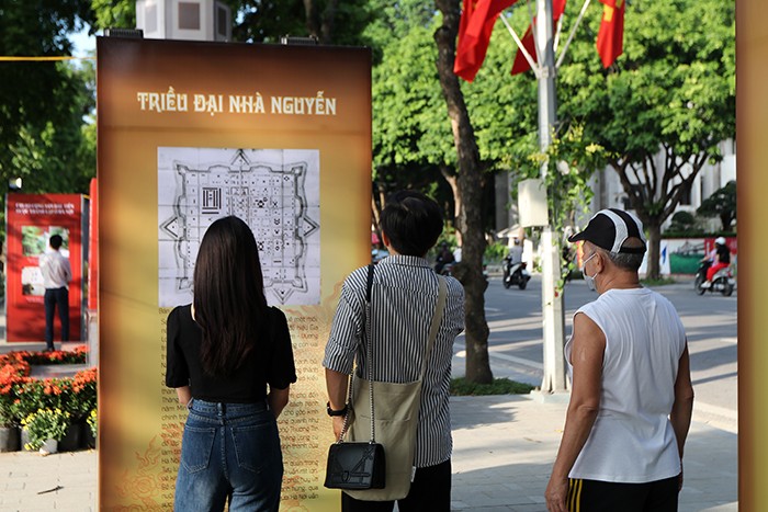 Hà Nội rực rỡ cờ hoa kỷ niệm 1010 năm Thăng Long - Hà Nội ảnh 4