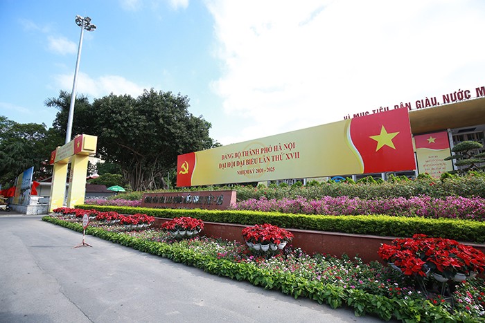 Hà Nội rực rỡ cờ hoa kỷ niệm 1010 năm Thăng Long - Hà Nội ảnh 9