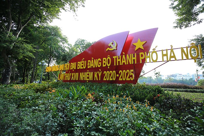 Hà Nội rực rỡ cờ hoa kỷ niệm 1010 năm Thăng Long - Hà Nội ảnh 11