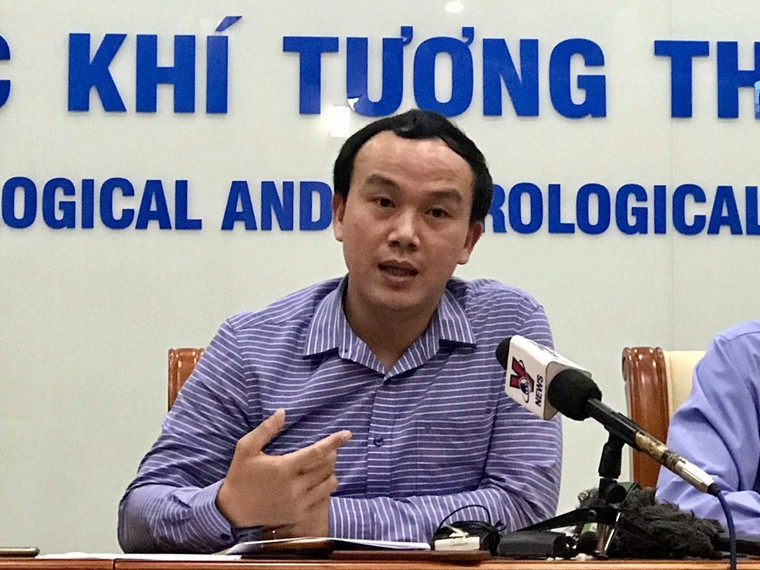 Miền Trung mưa chưa dứt, sắp đối diện ba áp thấp nhiệt đới ảnh 1