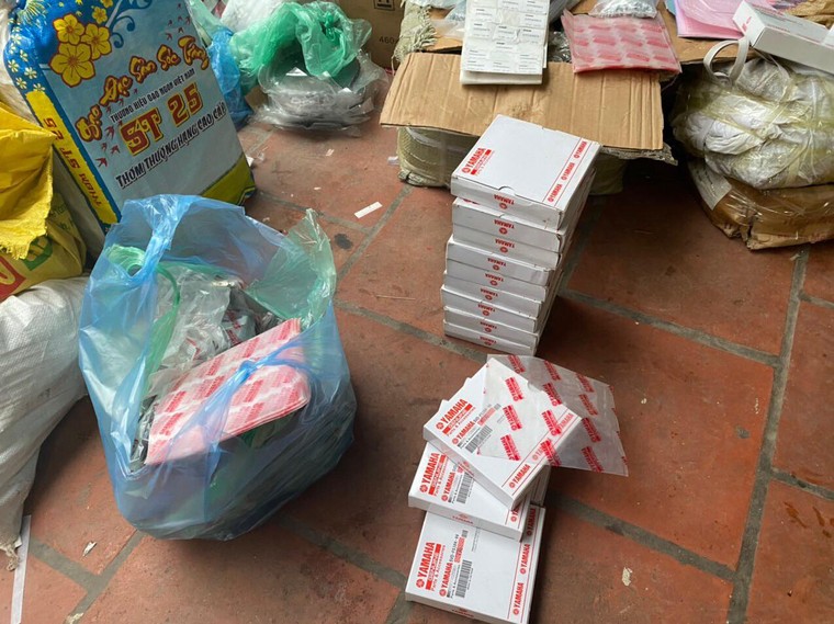 Hà Nội: Thu giữ hàng nghìn sản phẩm linh kiện xe máy giả nhãn hiệu nổi tiếng ảnh 1
