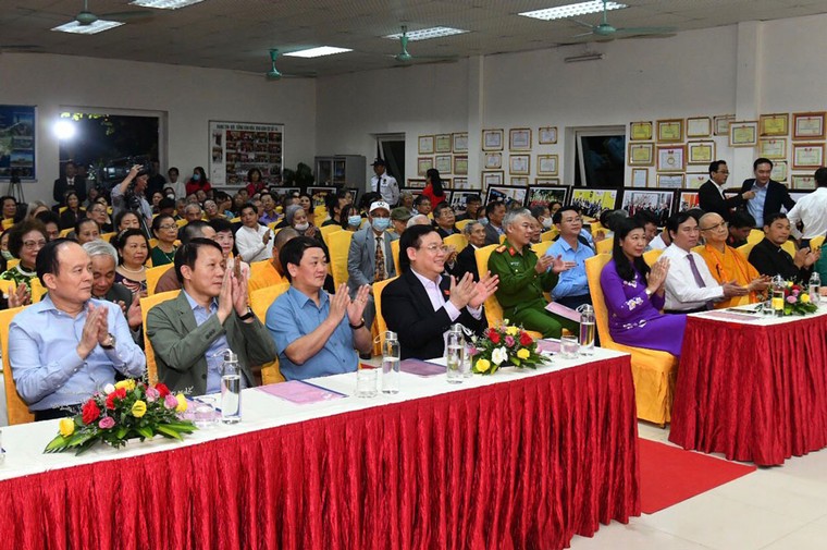 Bí thư Thành ủy Vương Đình Huệ dự Ngày hội Đại đoàn kết toàn dân tộc tại quận Tây Hồ ảnh 1