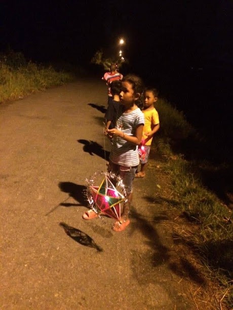 Những đứa trẻ ‘thèm thuồng’ Trung thu ảnh 2