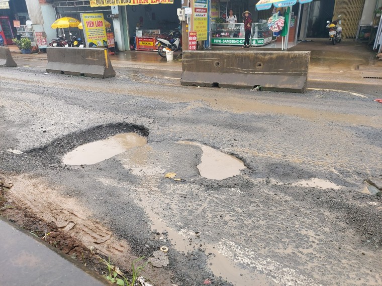Đồng Nai: Thi công bát nháo, cầu vượt Dầu Giây để lại hơn 10 hố ‘tử thần’ ảnh 1
