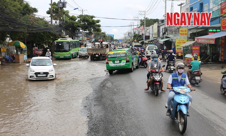Đường Lương Định Của – Cửa vào trung tâm thành phố đang bị hư hại nghiêm trọng ảnh 2