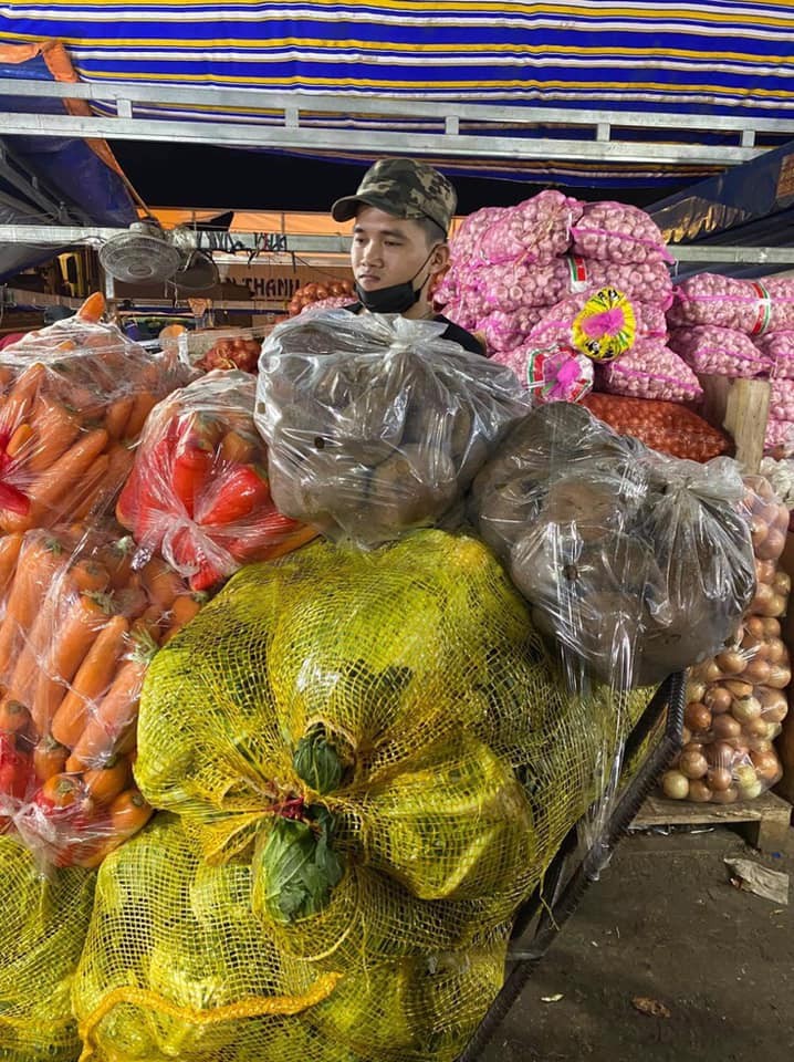 Tấm lòng người Sài Gòn hướng về đồng bào miền Trung yêu thương ảnh 3