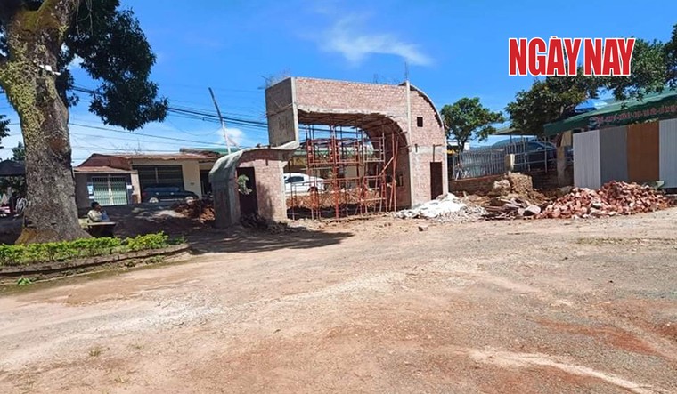 Thắng cảnh quốc gia Thác Voi: Nguy cơ hoang phế vì tranh chấp tư nhân (!) - Bài 2: Chủ đầu tư bị ‘mất quyền” khai thác dự án ảnh 2