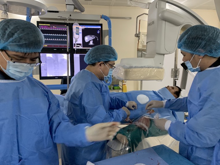 Lễ hội hoa anh đào Nhật Bản - Hà Nội 2019: Giáo sư, bác sĩ hàng đầu Nhật Bản khám chữa bệnh miễn phí cho người nghèo ảnh 1