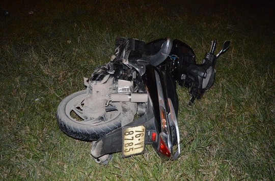 Công an thông báo truy tìm 2 hung thủ gây ra vụ tạt axit ở Quảng Ngãi ảnh 1