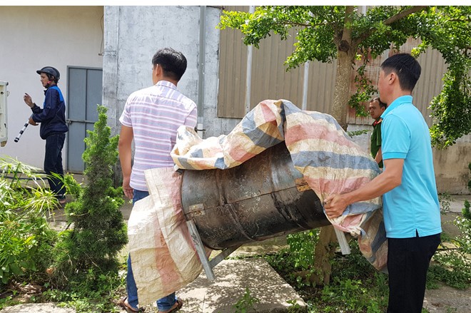 Trăm người vây kín hiện trường vụ án mạng rúng động, chồng giết vợ đốt xác phi tang ảnh 9