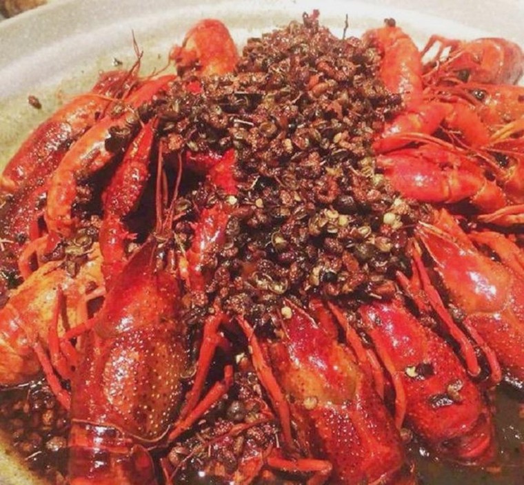 'Tôm càng đỏ Trung Quốc không thể đấu với tôm hùm Việt Nam' ảnh 1