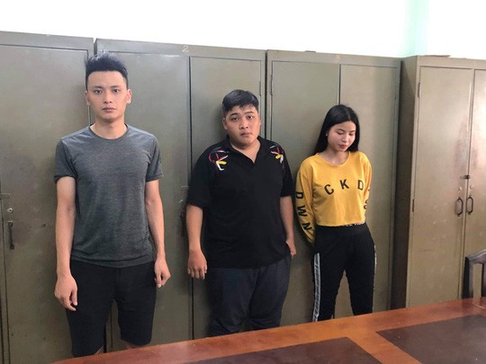 Bắt nhóm nhập ‘hàng nóng’ nguy hiểm của Trung Quốc về TP HCM tiêu thụ ảnh 1