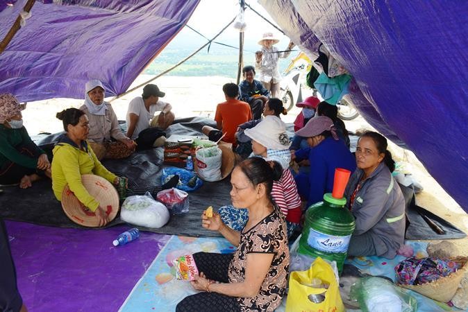 Lo nhà máy xả khói độc ở Quảng Nam, dân dựng lều phản đối xây lò đốt rác ảnh 2