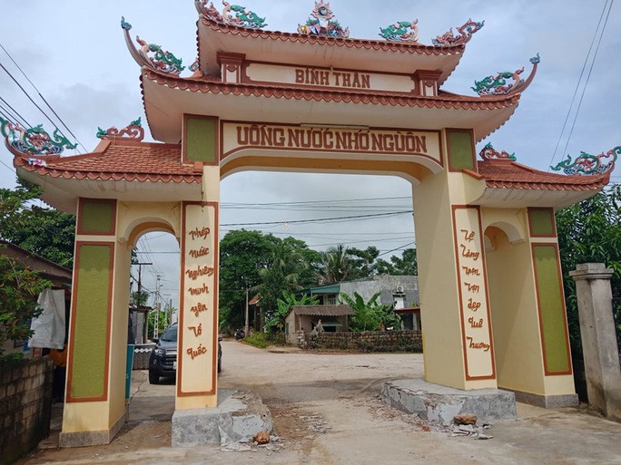 Lời khai bất ngờ của chủ 2 siêu xe biển 'khủng' và 11 đối tượng vụ đập côn đồ phá cổng làng ảnh 2